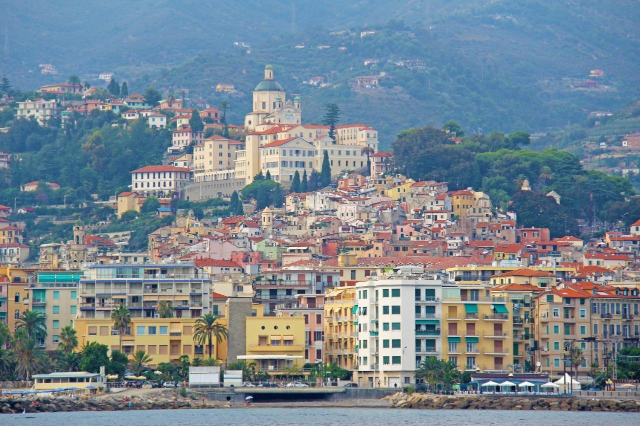 Casa Di Luciano Few Minutes From Sea Apartamento Sanremo Exterior foto